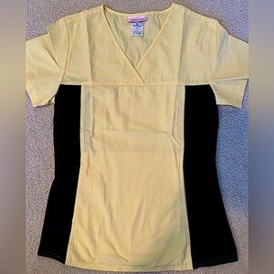 NWOT- Scrub Top made by Cherokee Yellow with black side panels Women's Size XS